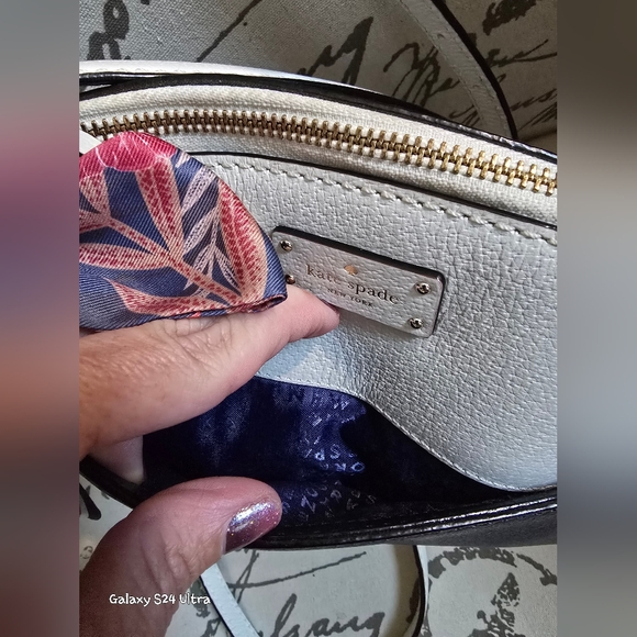 Kate Spade Grove Street Millie Navy/White Leather Crossbody Bag w/Charm & Scarf - Picture 5 of 13